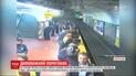 В метро Буэнос-Айреса из-за бессознательного мужчины едва не погибла женщина