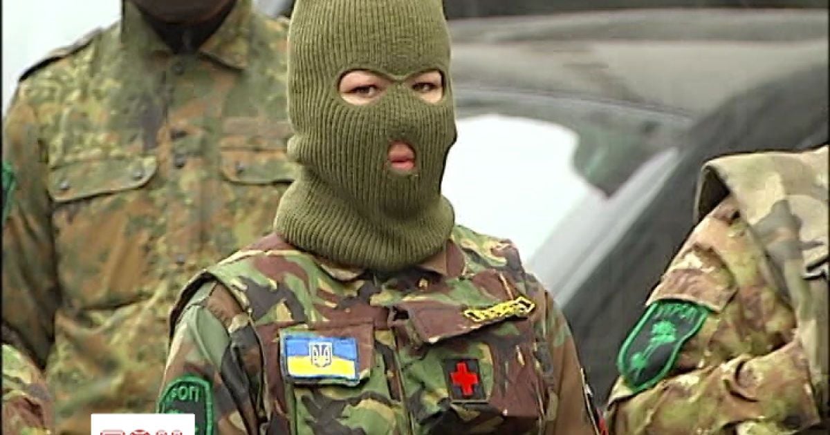 Люди у балаклавах прийшли з вимогами до Кабміну