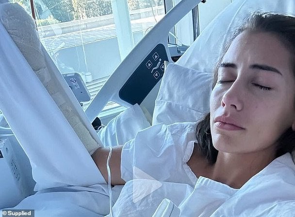 Клаудії Руффін ампутували палець після походу на манікюр / © Фото, надане Клаудією Руффін