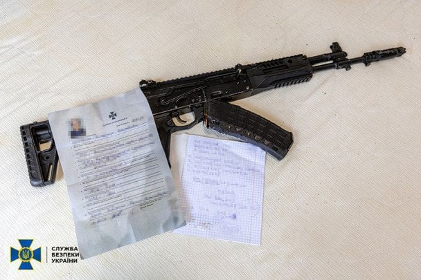 Автомат, из которого фигурант дела должен был убить Сергея Филимонова / © СБУ