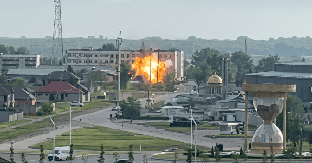 Момент вибуху дрона у Грозному 8 травня