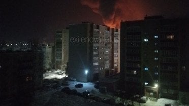 Момент атаки на нафтобазу у Великих Луках Псковської області_1 / © фото з соцмереж