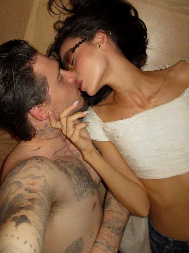 Никола Пельтц и Бруклин Бекхэм