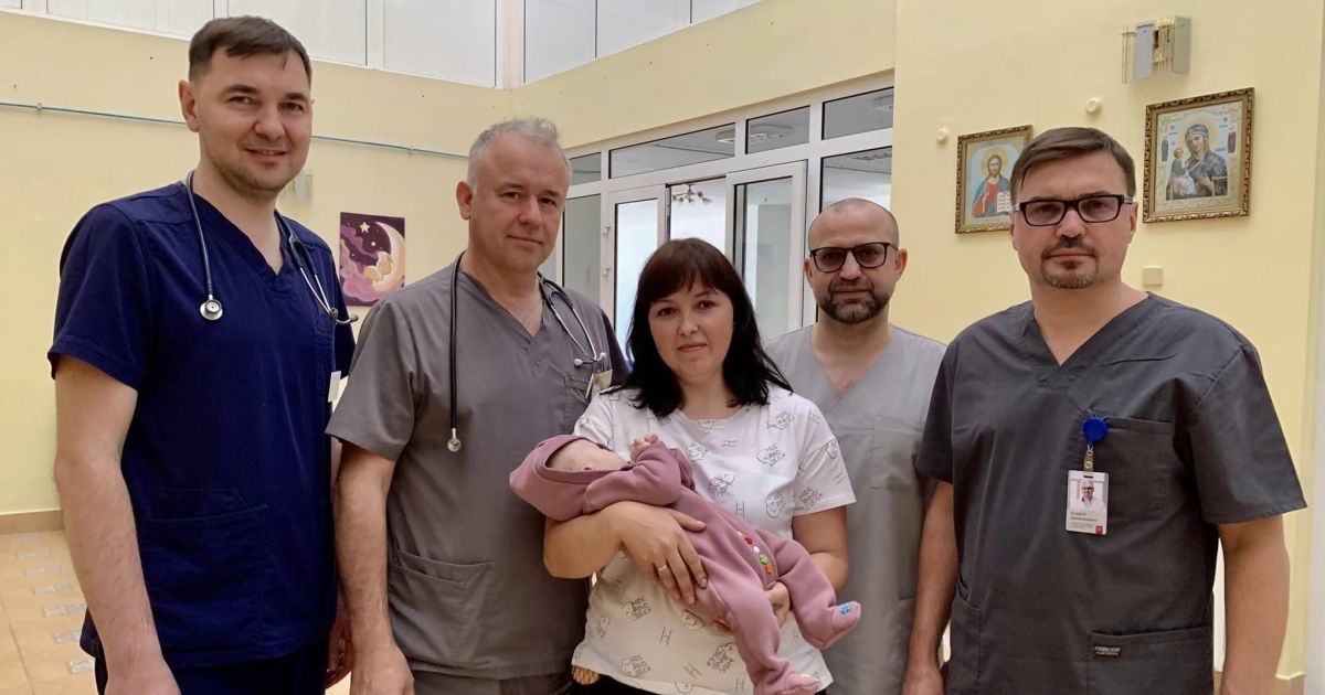 Маленька Соломія, якій провели унікальну операцію на легенях