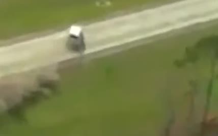 В Америці копи зняли з гелікоптера карколомну аварію втікачки на авто. Відео