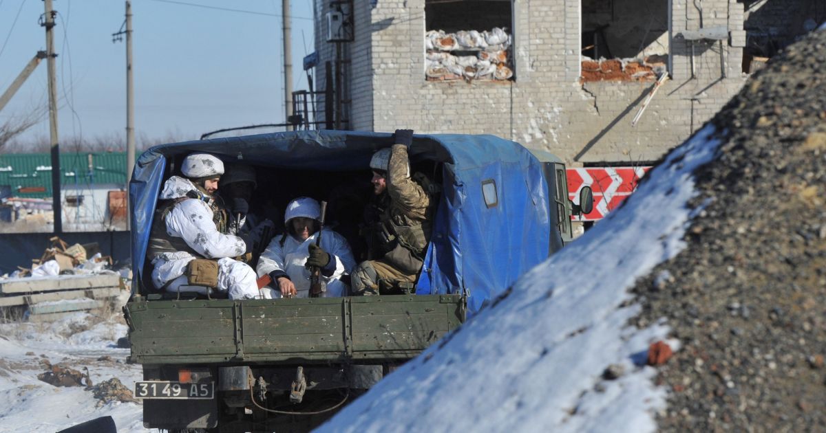 Під Маріуполем кілька населених пунктів залишились без світла після обстрілу