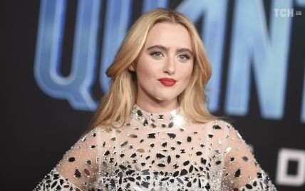 Американська акторка у прозорій сукні прийшла на прем'єру супергеройського екшену