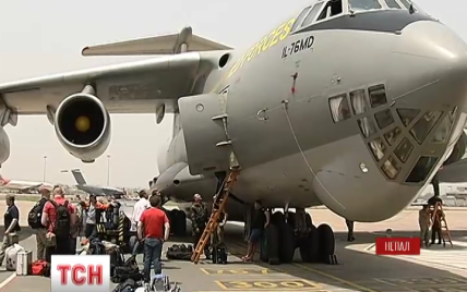 В Катманду приземлился украинский спасательный самолет
