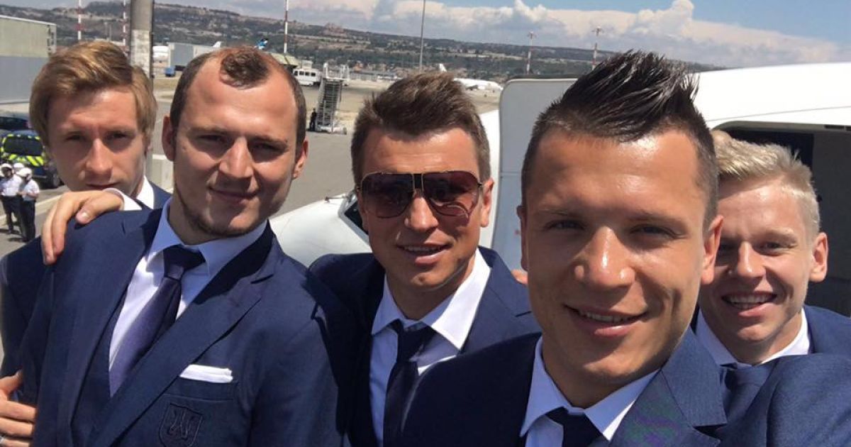 Фото от сборников. Украинские футболисты делятся эмоциями из Франции