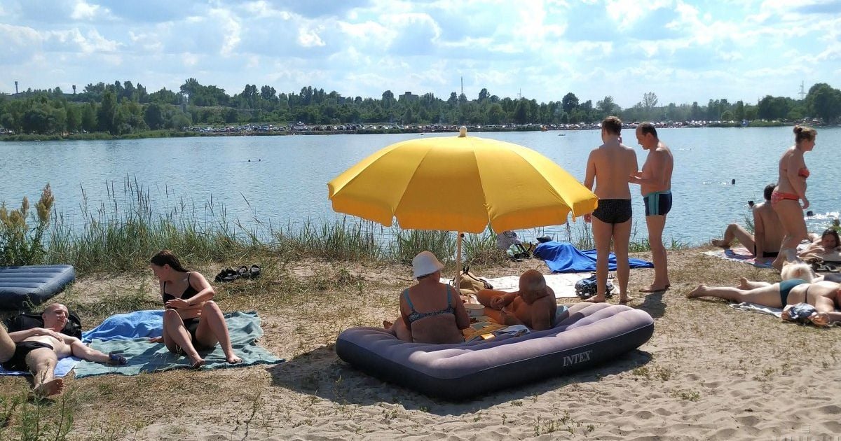 В Киеве запретили купаться на всех муниципальных пляжах: названа причина