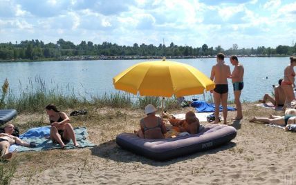 В Киеве на пяти пляжах не рекомендуют купаться: что случилось