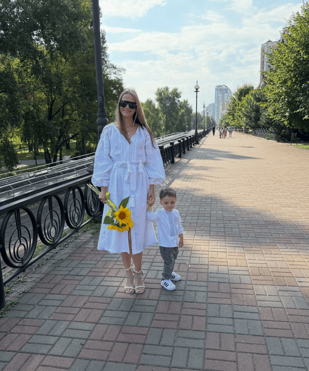 Дружина Віталія Козловського з сином / © instagram.com/yuliabakumenko