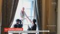 Из окна львовской Ратуши едва не выпрыгнула женщина из-за задержек с зарплатой