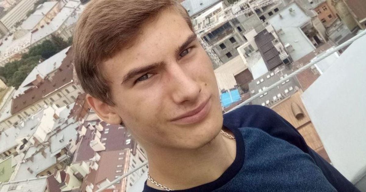 Допоможіть Ярославу здолати хворобу, яка вже забрала в нього маму