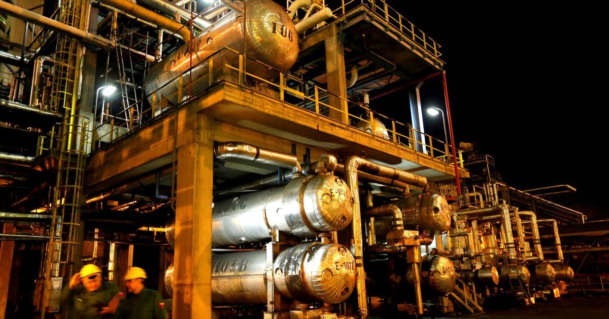 Нефть обвалилась ниже 60 долларов за баррель