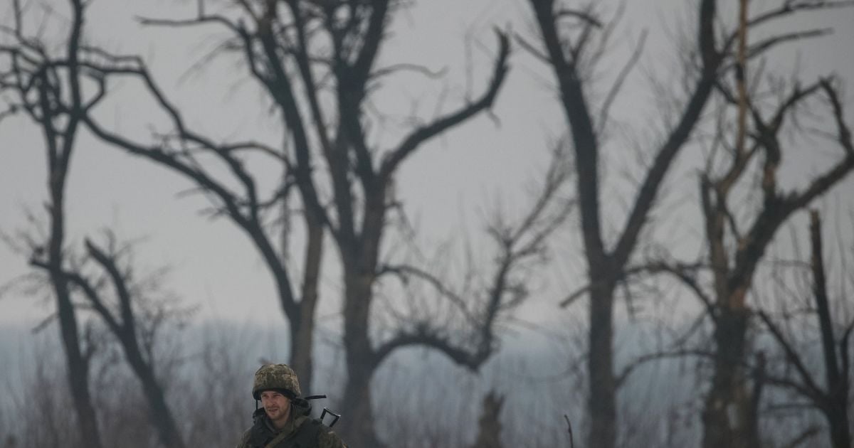 Мінометні обстріли Авдіївки та семеро поранених. Доба у зоні АТО