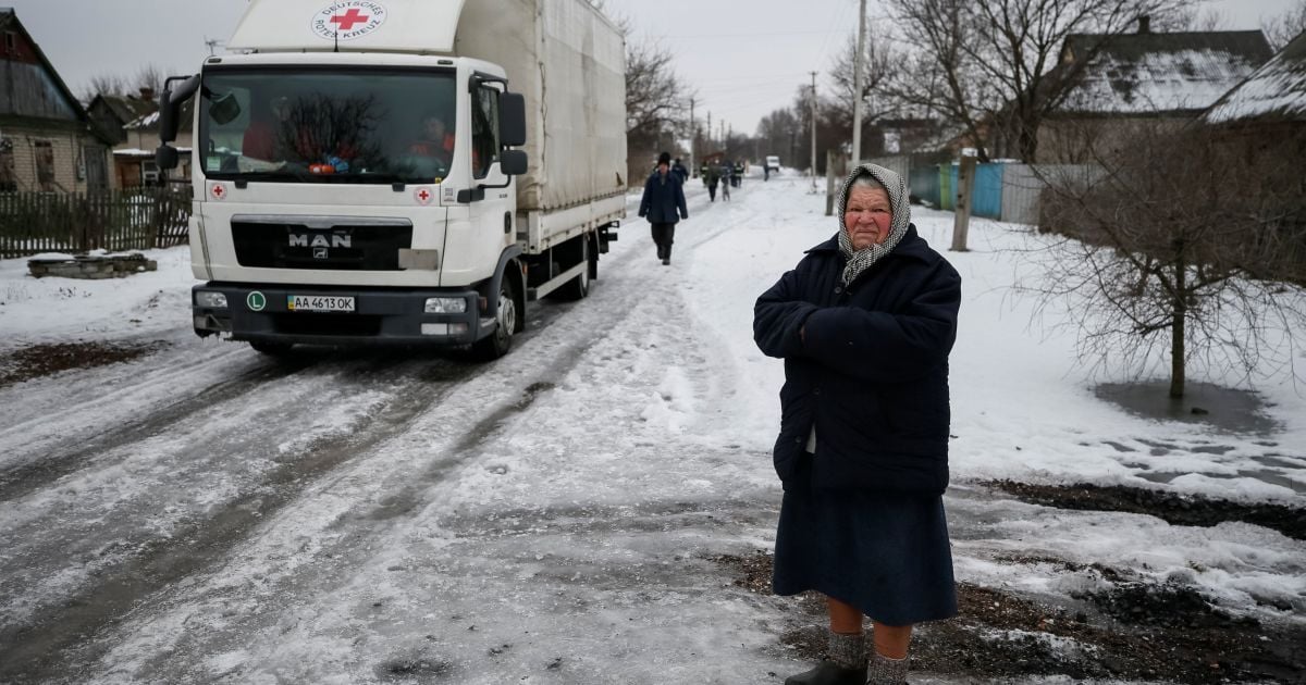 Авдеевка на генераторах: Жебривский объяснил, из-за кого не могут начать ремонт линий электропередач