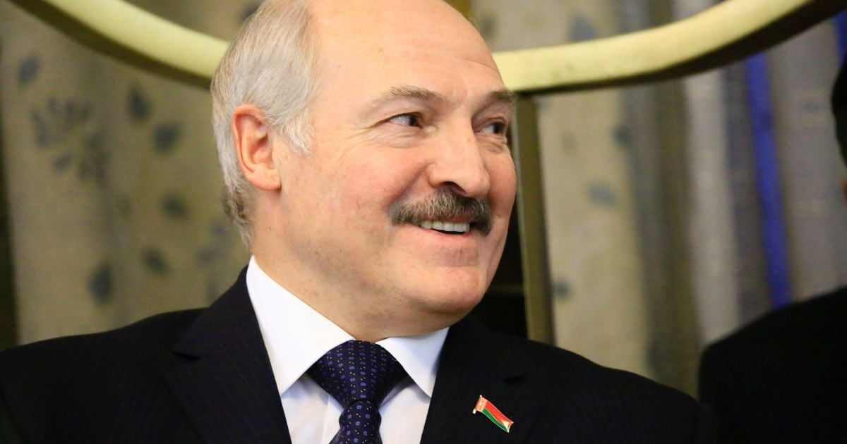 Перший стендапер Білорусі і "жбурляння в Путіна картоплею": У Мережі кепкують із заяв Лукашенка