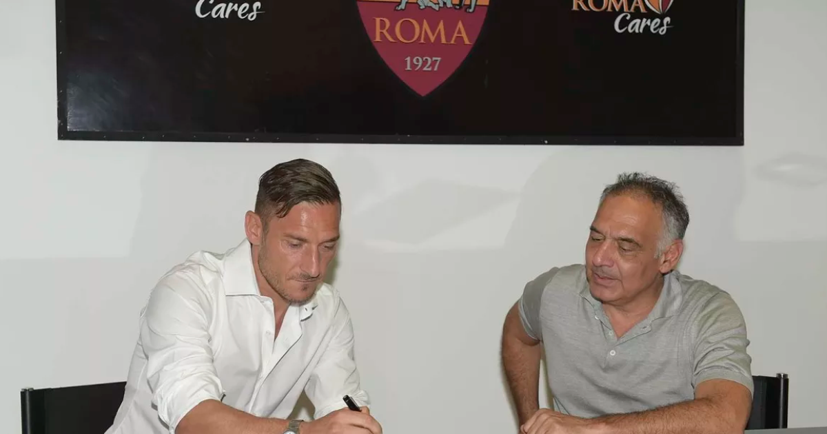 Легенда "Ромы" Тотти продлил контракт с "волками"