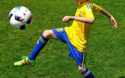 8-річний вболівальник Володя Бобенчик таки потрапить на матчі Євро- 2016