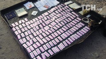 На Дніпропетровщині спіймали підполковника із хабарем та пігулками для виробництва наркотиків_3 / © npu.gov.ua