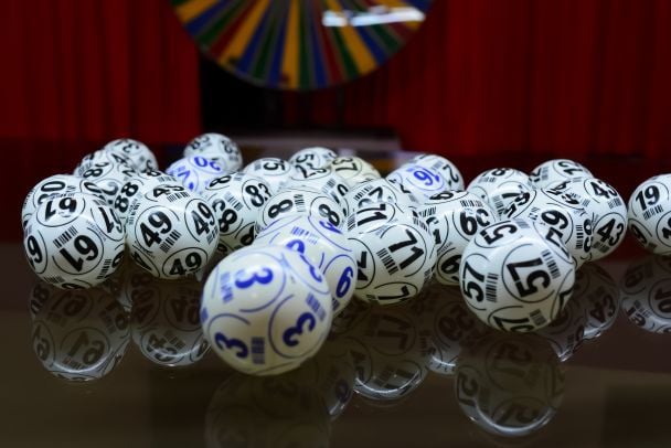 Жінка втратила чоловіка і виграла майже 59 мільйонів гривень: вона шокувала історією, як їй допоміг покійний