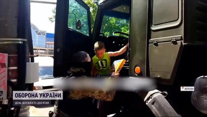У Херсоні рашисти влаштували свято до Дня захисту дітей під дулами автоматів
