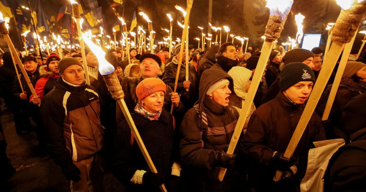 смолоскипна хода в Києві до дня пам'яті Героїв Крут_3 / © Reuters