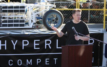 Илон Маск рассказал о дате запуска первого тоннеля Hyperloop
