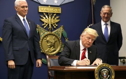 Трамп подписал антииммигрантский указ об "экстремальных проверках"