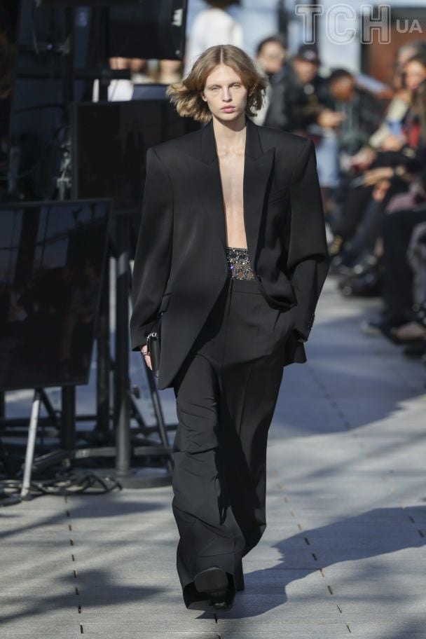Stella McCartney презентовал коллекцию осень-зима 2024-2025 в