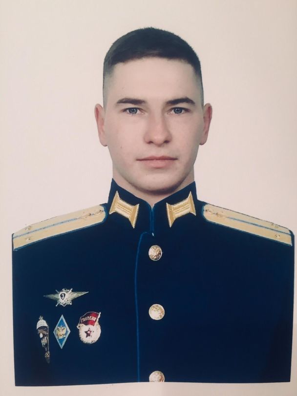 Окупант Юрій Шнайдер був старшим лейтенантом ВДВ, він брав участь у записі новорічного ролика диктатора Путіна.