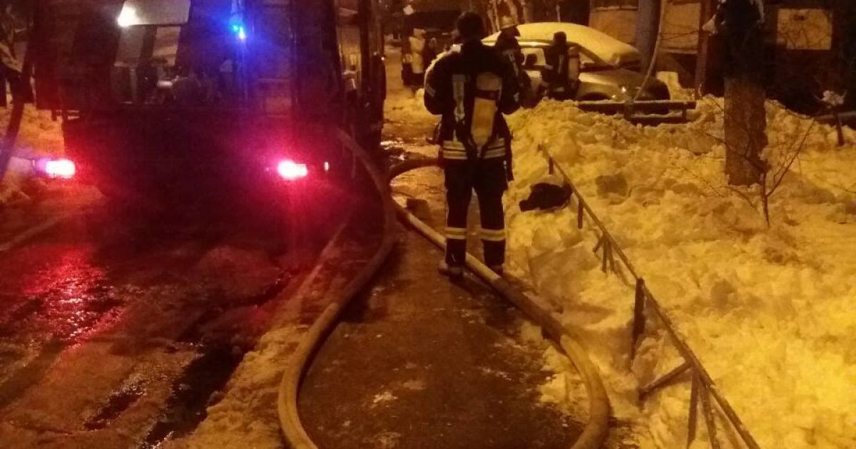 пожежа на Здолбунівській у Києві_1 / © ГУ ДСНС у Києві