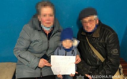 "Сам ходил по подземному переходу": в киевском метро нашли трехлетнего малыша