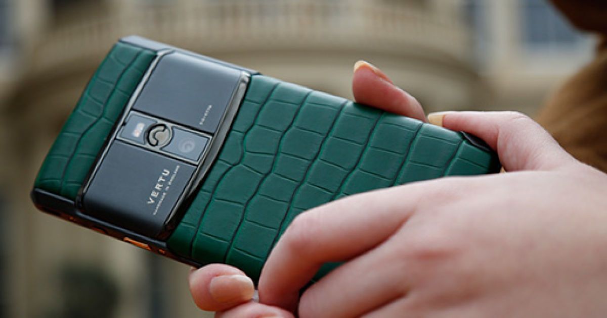 Коштовності не врятували: виробник люксових телефонів Vertu збанкрутував