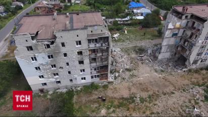 Недорахувались десятка сусідів: через півтора роки в Ізюмі почали шукати жертв авіабомби