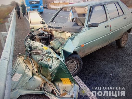 Ударом відірвало руку 20-річній дівчині: на Черкащині сталася жахлива аварія за участю легковика та вантажівки