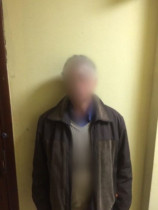 Під Києвом під час суперечки батько вдарив сина сокирою по голові: фото