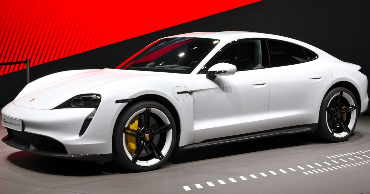 Сколько теряют в цене популярные подержанные электрокары