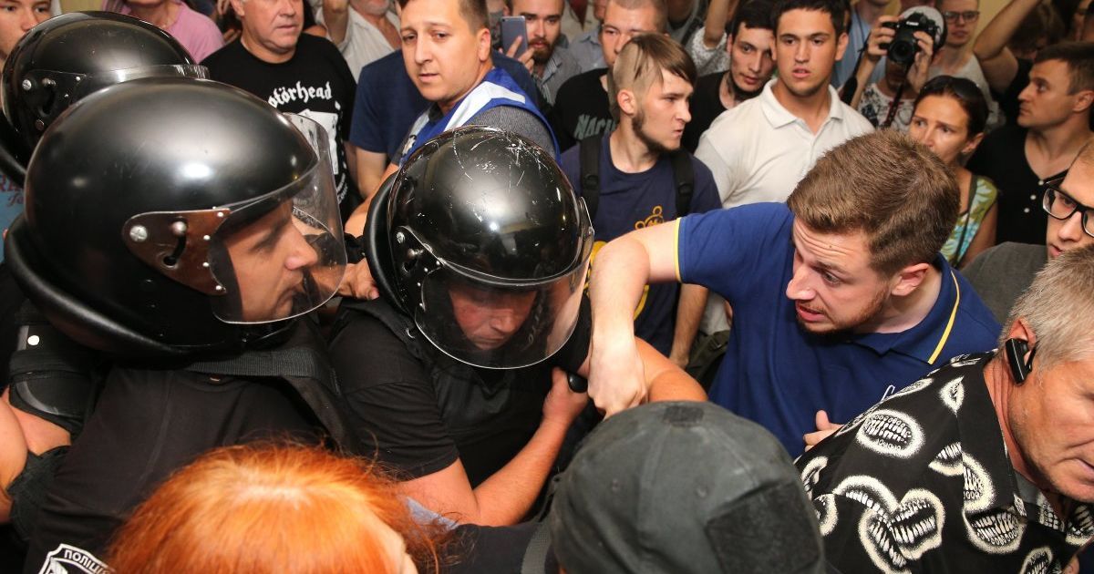 Мітинг проти підняття тарифів у Київраді_18 / © УНІАН