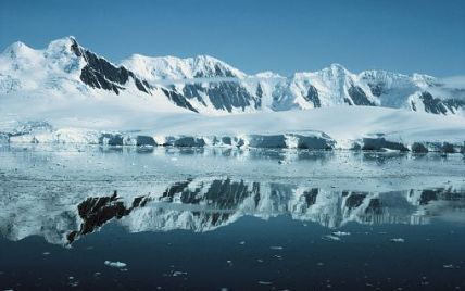 Ученые нашли под льдами Антарктиды самый большой каньон на Земле