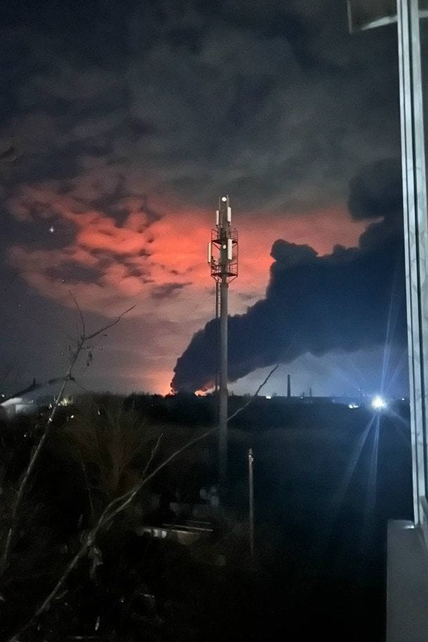 Вибухи та пожежі у РФ: у Гуково і Саранську повідомляють про прильоти