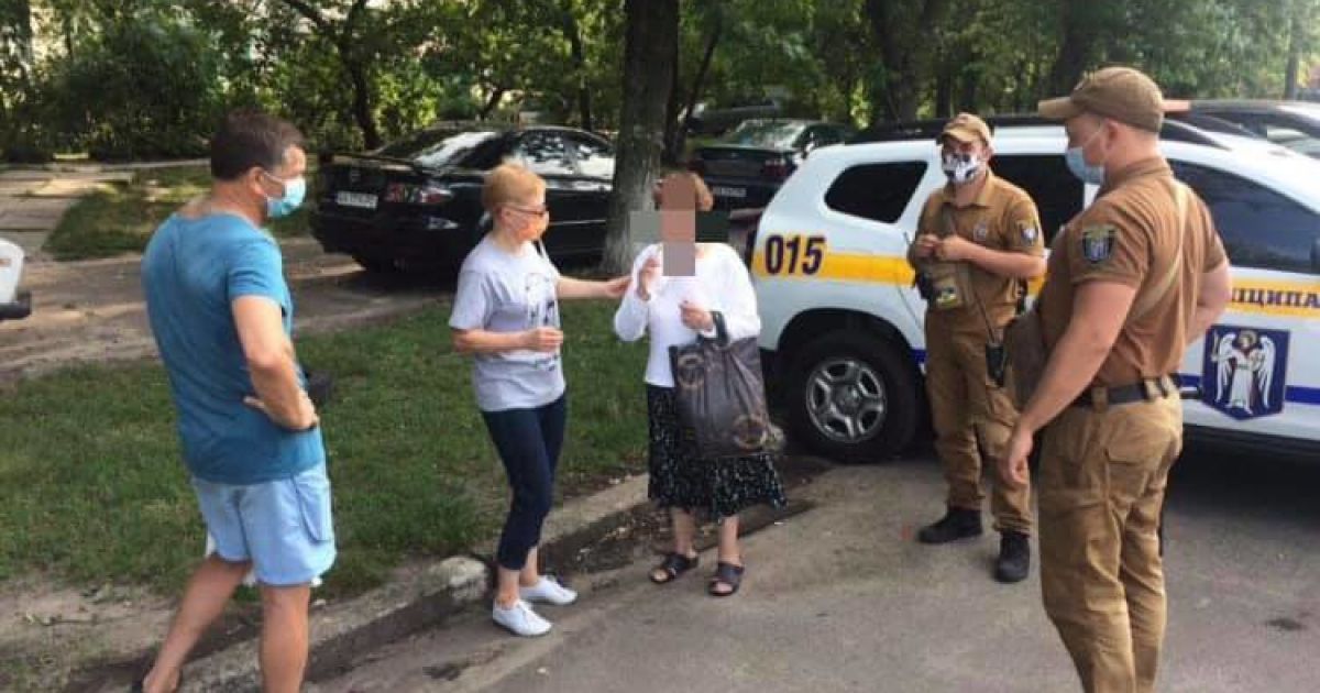 В киевском лесу нашли 78-летнюю бабушку, которая из-за потери памяти не могла вернуться домой