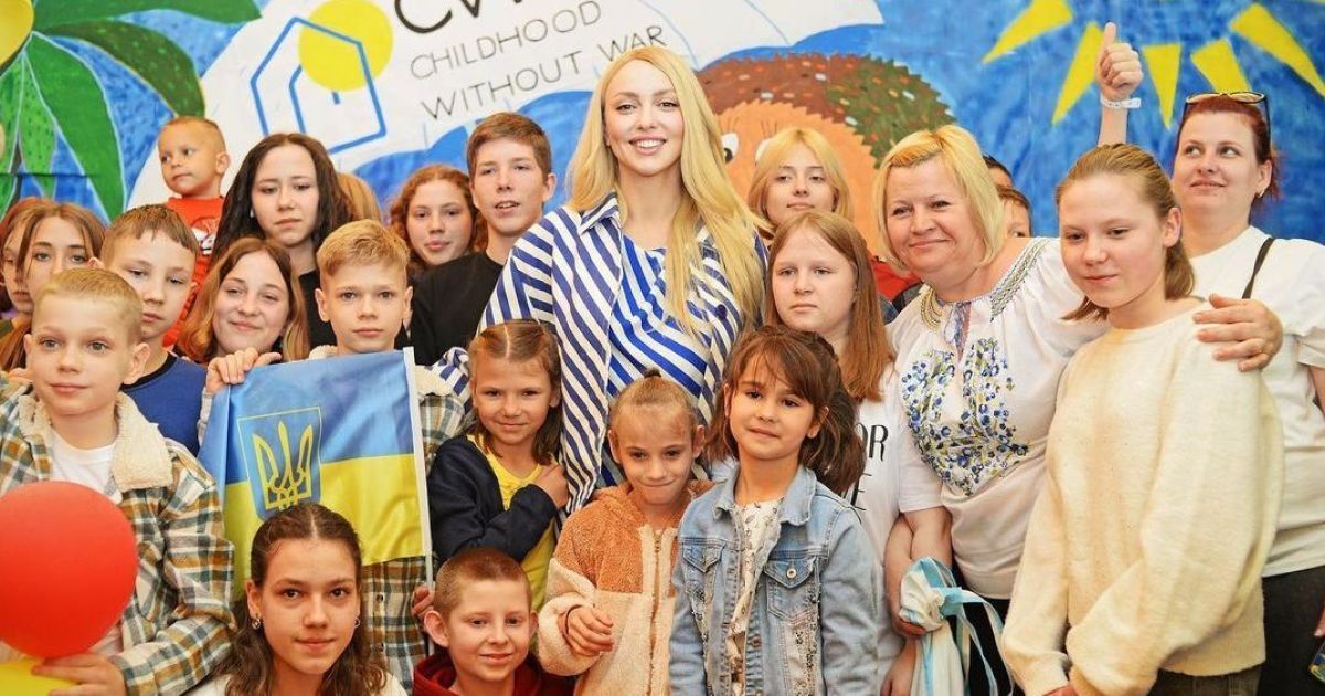 Оля Полякова посетила детей-сирот в Турции/Пресс-служба