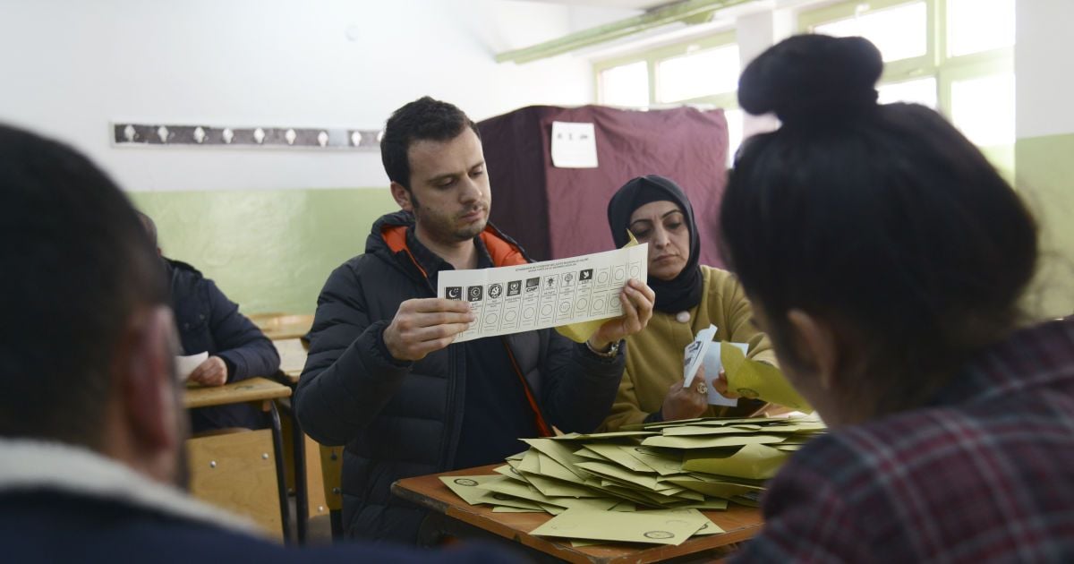 У Туреччині відбулися місцеві вибори - попереду керівна партія Ердогана