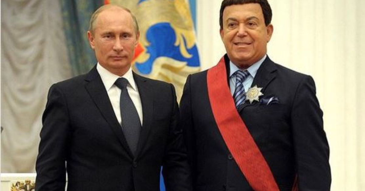 Дослужился: Путин наградил Кобзона почетным званием "за особые трудовые заслуги"