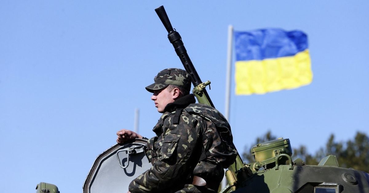 "Праздник мужественных и преданных своему делу": Зеленский поздравил воинов с Днем Сухопутных войск Украины