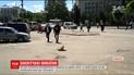 Герань высадили в выбоинах на дорогах Черновцов