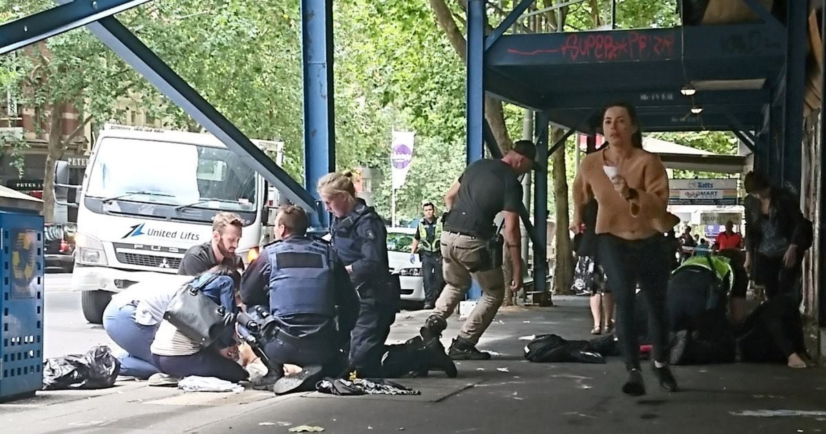 В Австралії авто влетіло в натовп людей: є жертви та поранені
