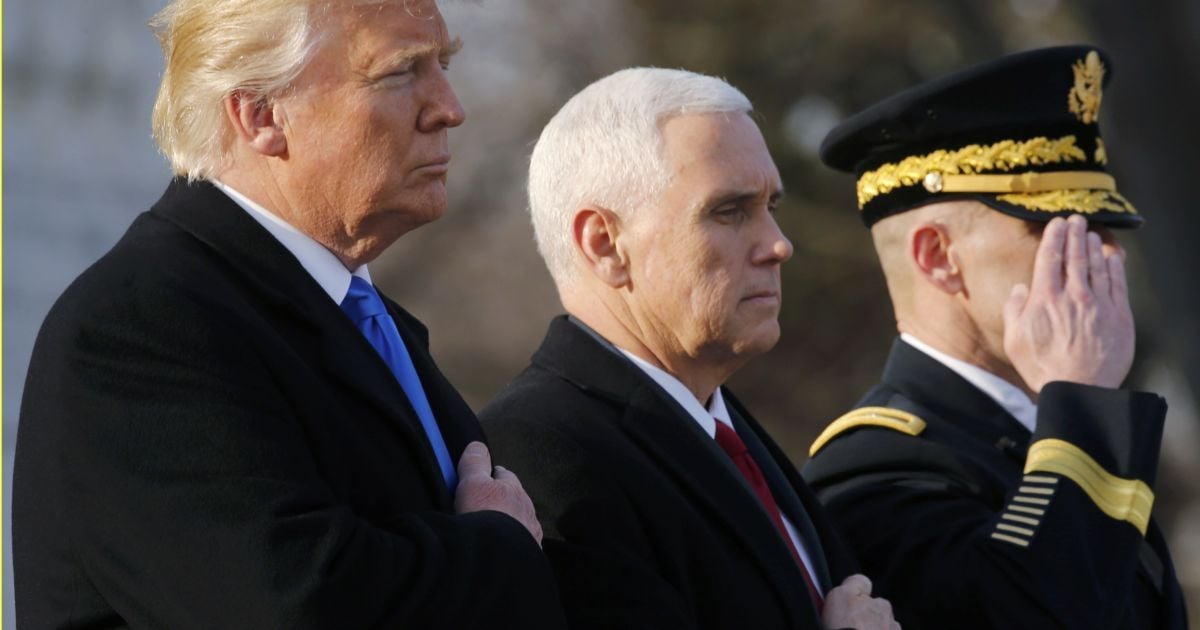 Трамп не ставив знак рівності між США і РФ - Пенс